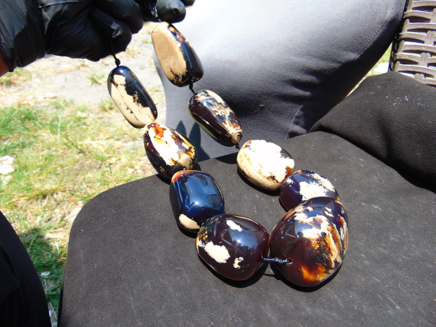 405 gr Big Necklace Indonesian Dark Blue white Amber for Healing A9K63