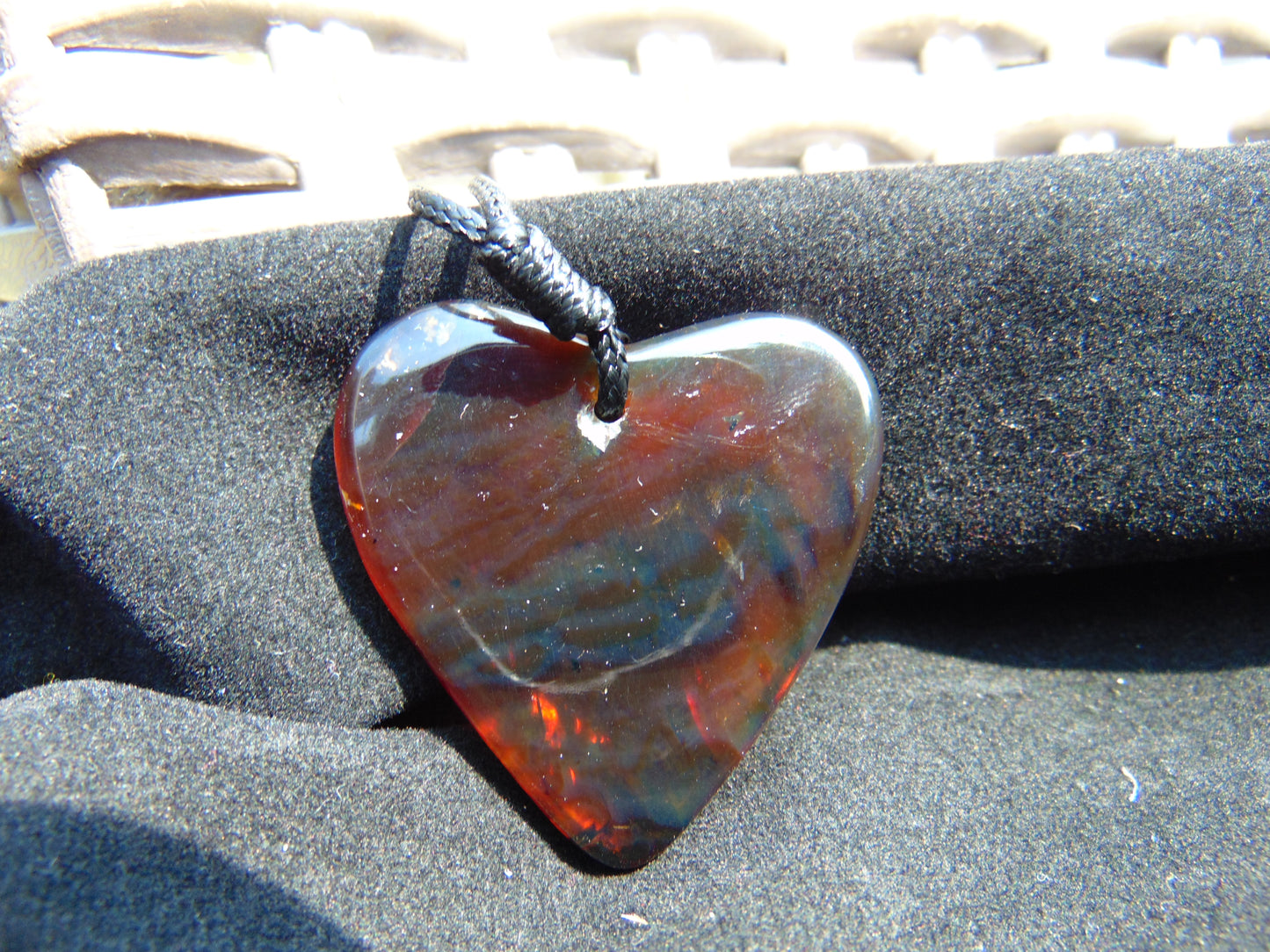 5 gr Heart Pendant Indonesian Amber for Healing 25A263