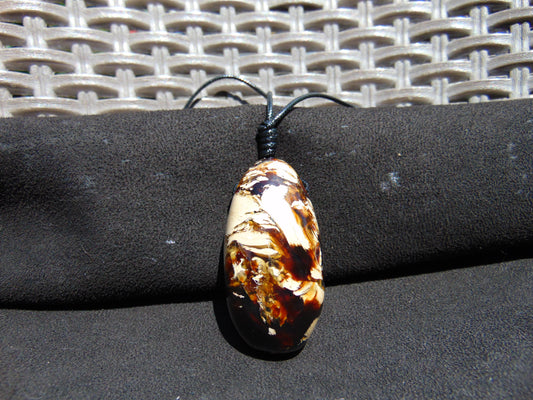 30 gr Teardrop Pendant Indonesian white Amber for Healing 25A55