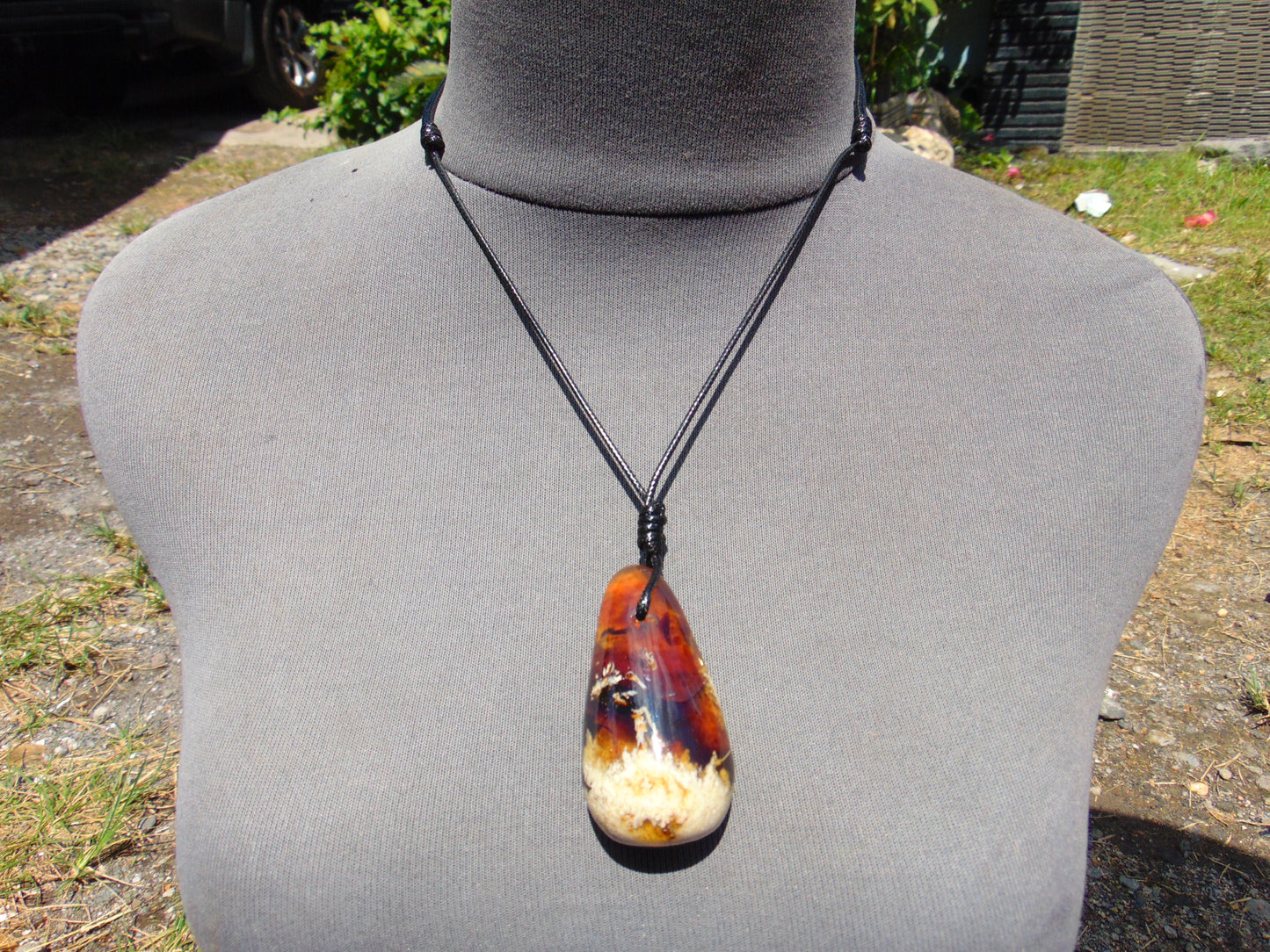 28 gr Teardrop Pendant Indonesian white Amber for Healing 25A68