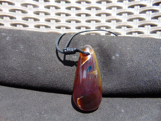 21 gr Teardrop Pendant Indonesian white Amber for Healing 25N78