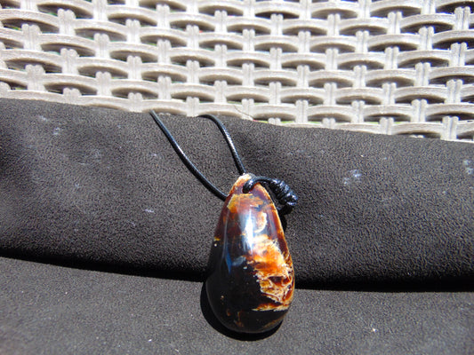 22 gr Teardrop Pendant Indonesian white Amber for Healing 25A62