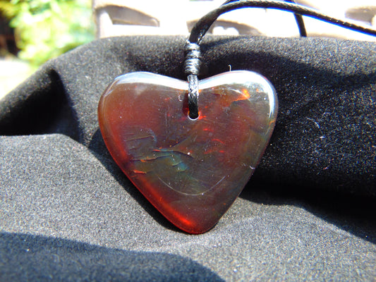 5  gr Heart Pendant Indonesian Red  Amber for Healing 25N213