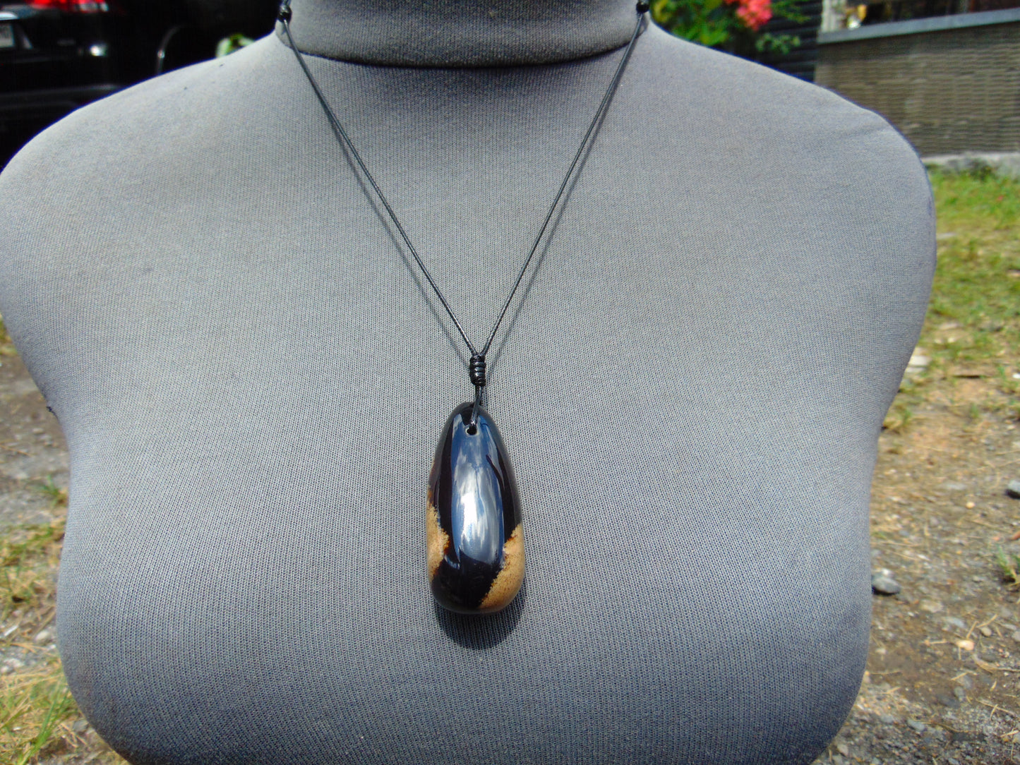 15 gr Teardrop Pendant Indonesian for Healing 25A46