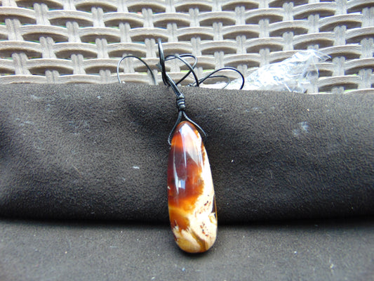 15 gr Teardrop Pendant Indonesian white Amber for Healing 25N90