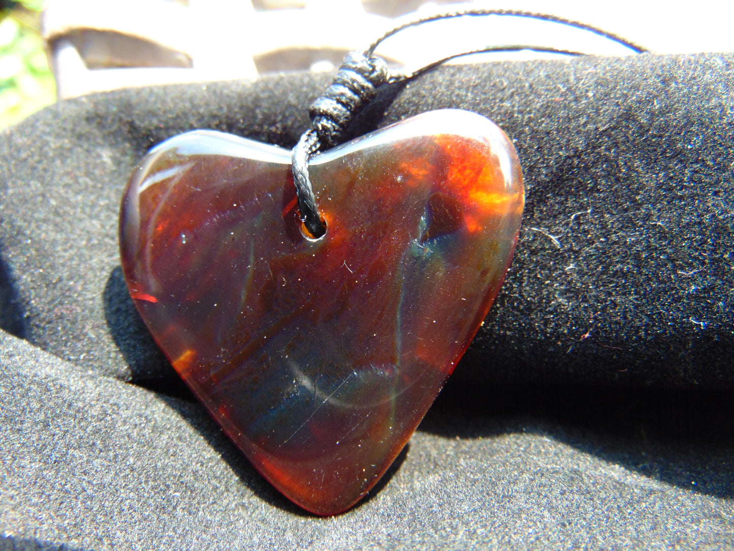 6 gr Heart Pendant Indonesian Red Blue Amber for Healing 25A232