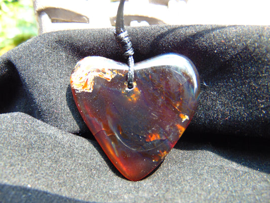 6 gr Heart Pendant Indonesian Red Blue Amber for Healing 25A232