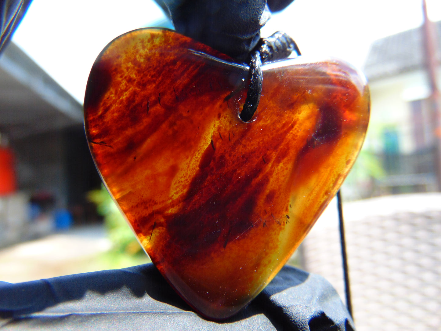 6 gr Heart Pendant Indonesian Red Blue Amber for Healing 25A232