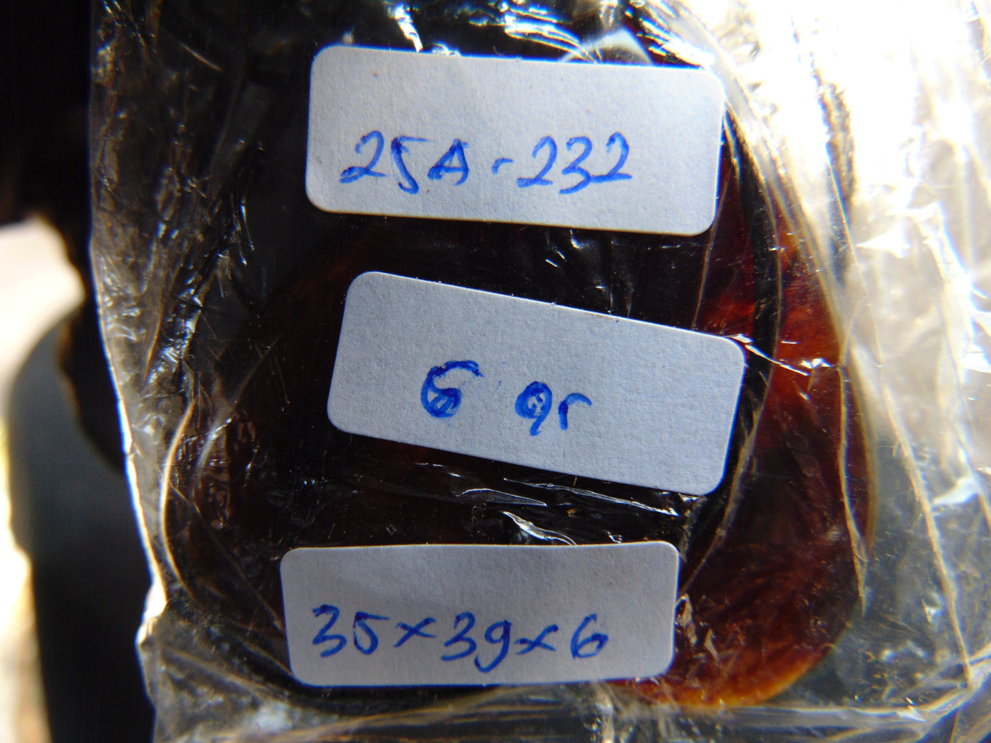 6 gr Heart Pendant Indonesian Red Blue Amber for Healing 25A232