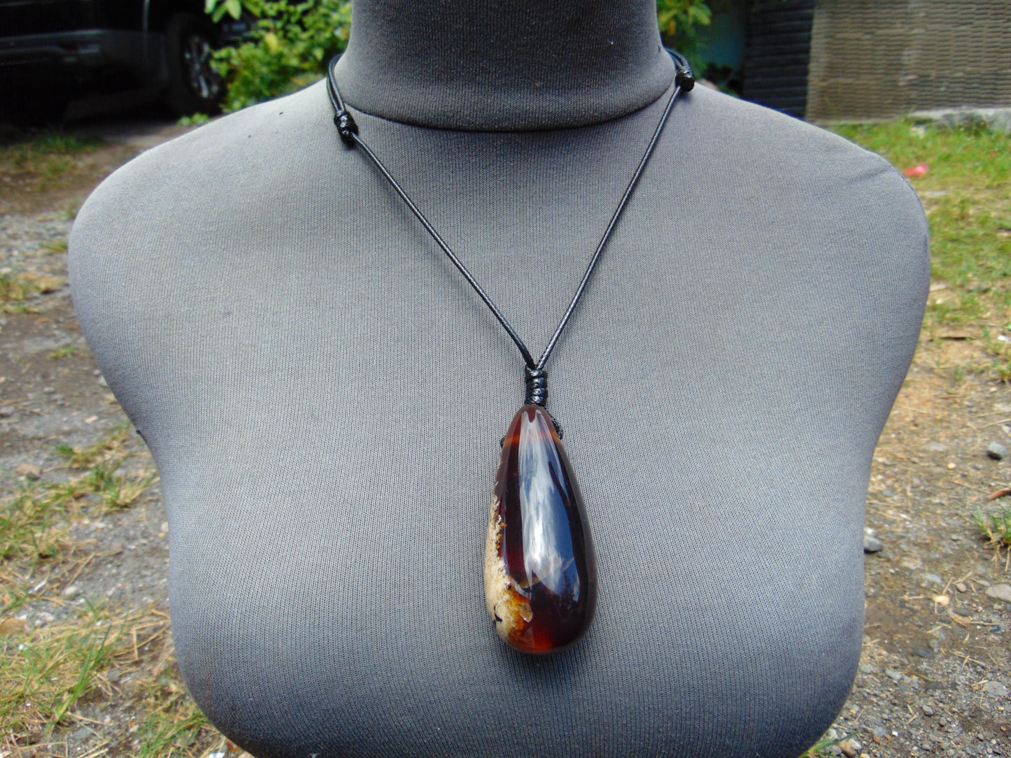 32 gr Teardrop Pendant Indonesian white Amber for Healing 25Y4