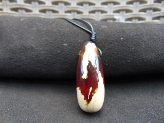 12 gr Teardrop Pendant Indonesian white Amber for Healing 25N80