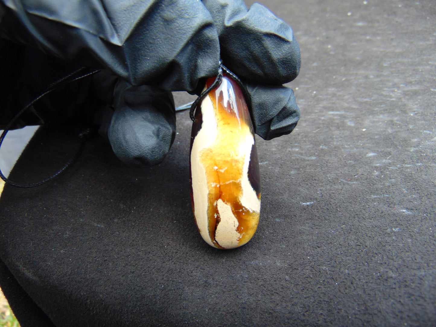 12 gr Teardrop Pendant Indonesian white Amber for Healing 25N80