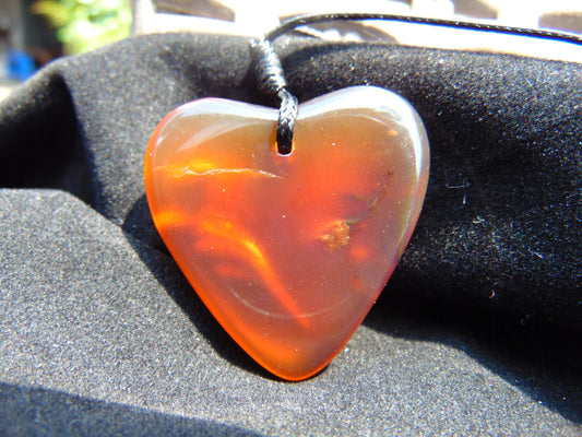 7 gr Heart Pendant Indonesian Amber for Healing 25A280