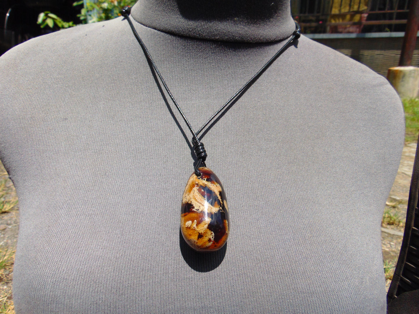 16 gr Teardrop Pendant Indonesian white Amber for Healing 25A63