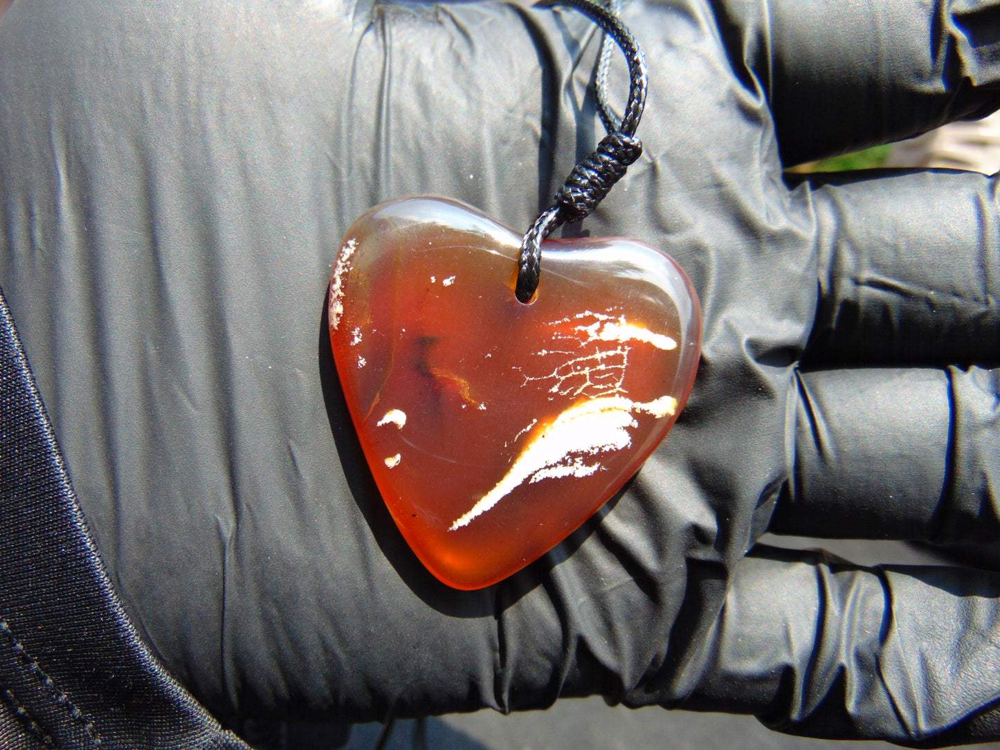 7 gr Heart Pendant Indonesian Amber for Healing 25A280