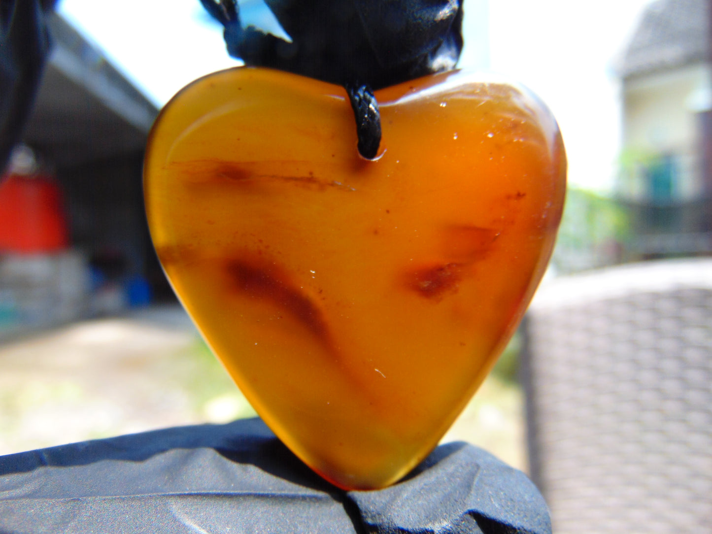 7 gr Heart Pendant Indonesian Amber for Healing 25A280
