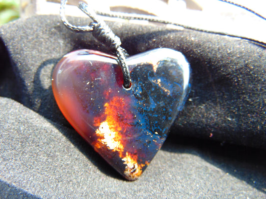 8 gr Heart Pendant Indonesian Red  Amber for Healing 25A256