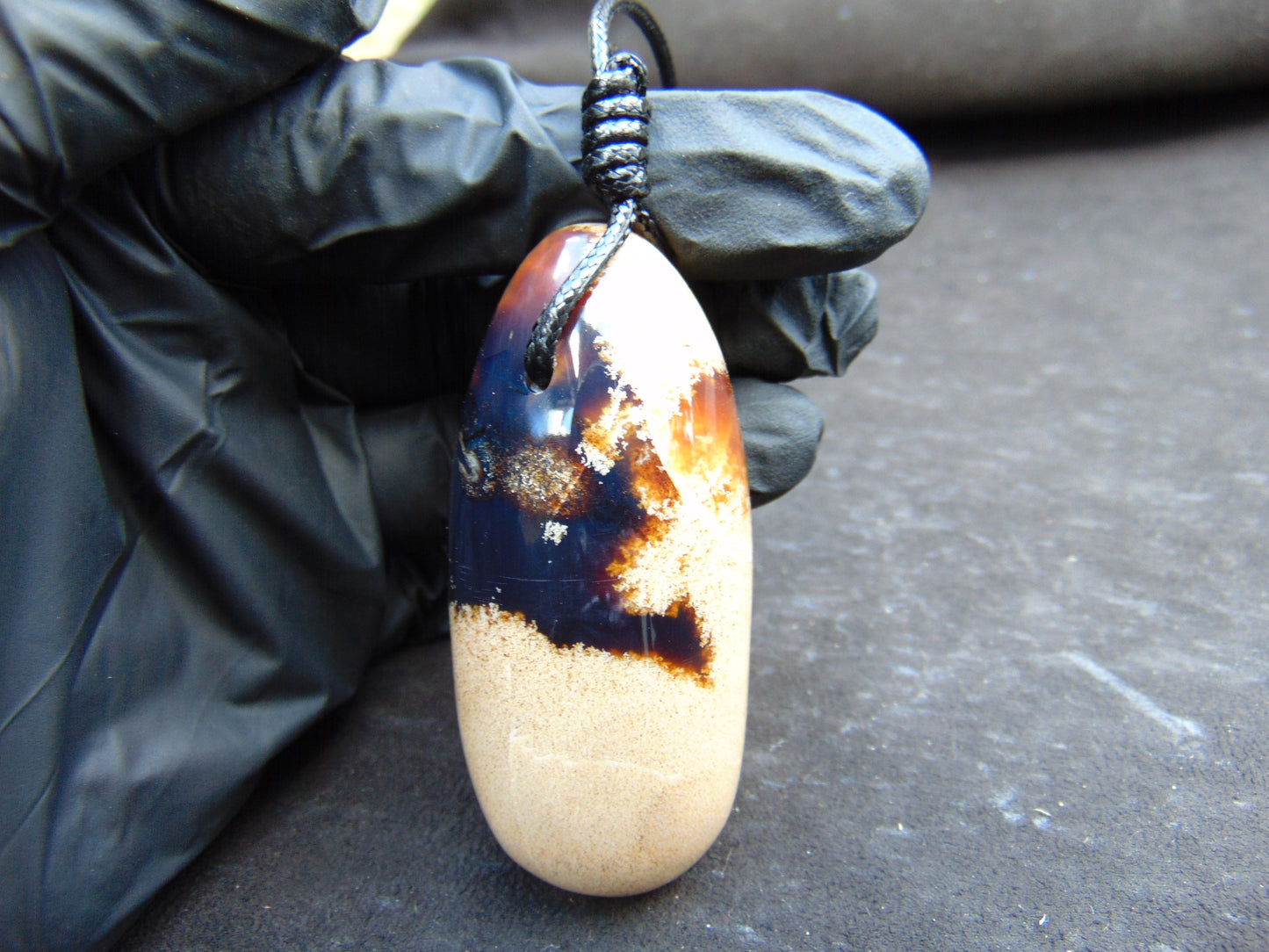 39 gr Teardrop Pendant Indonesian white Amber for Healing 25Y51