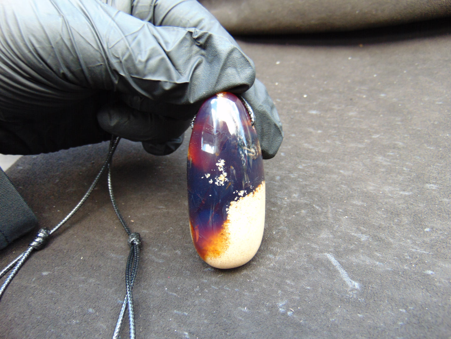 39 gr Teardrop Pendant Indonesian white Amber for Healing 25Y51