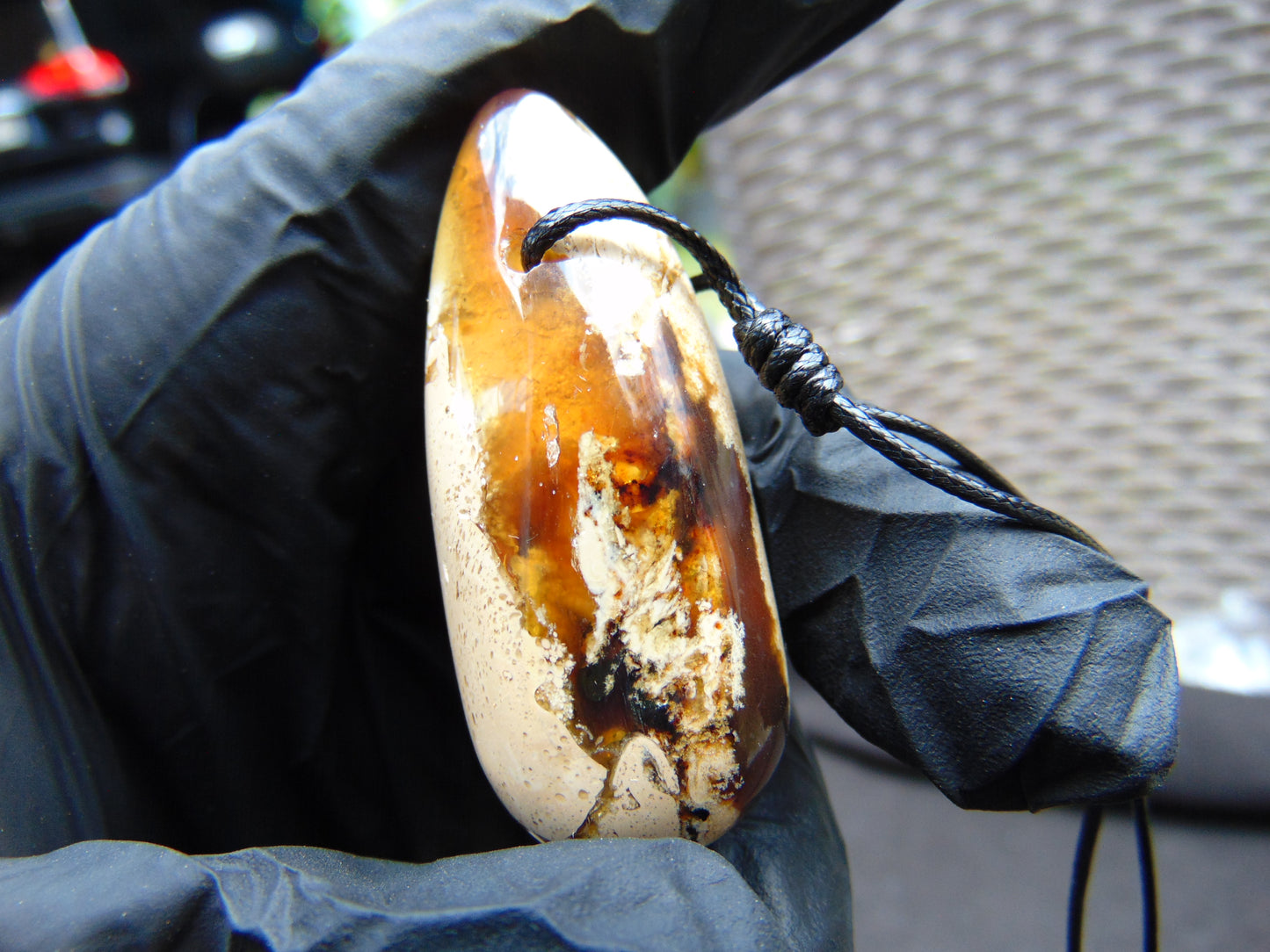 10 gr Teardrop Pendant Indonesian white Amber for Healing 25A51