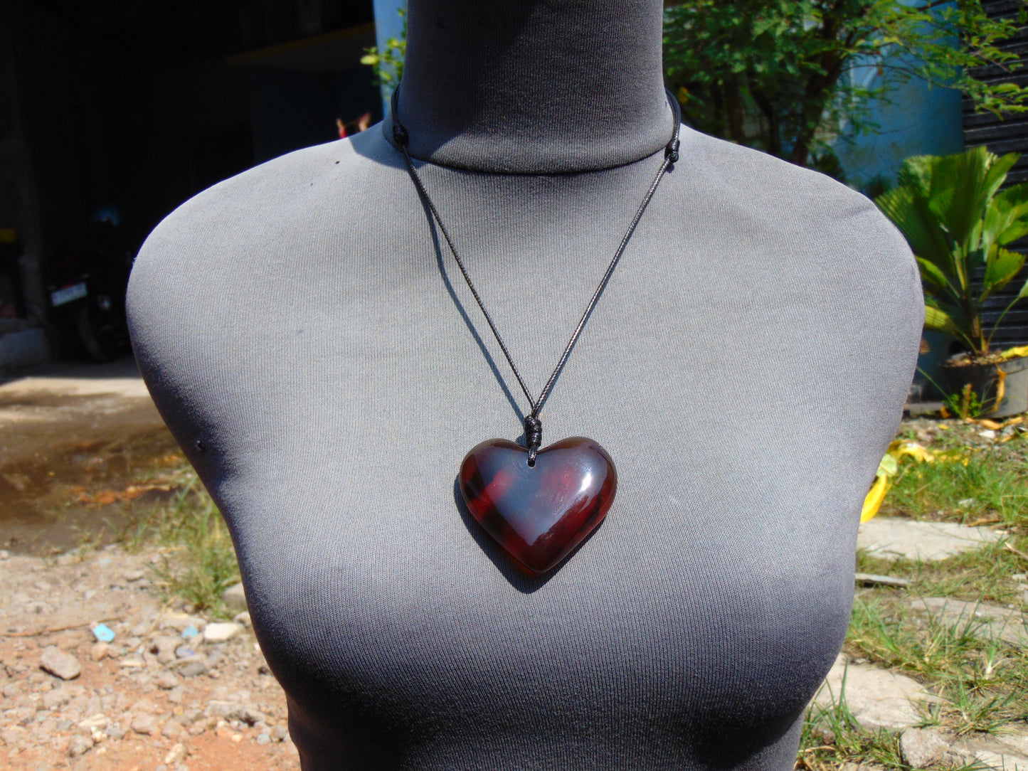 26 gr Heart Pendant Indonesian Amber for Healing 26N165