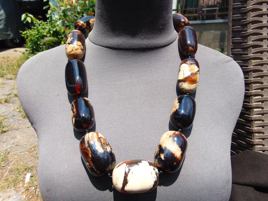 216 gr Big Necklace Indonesian Amber for Healing A11K35