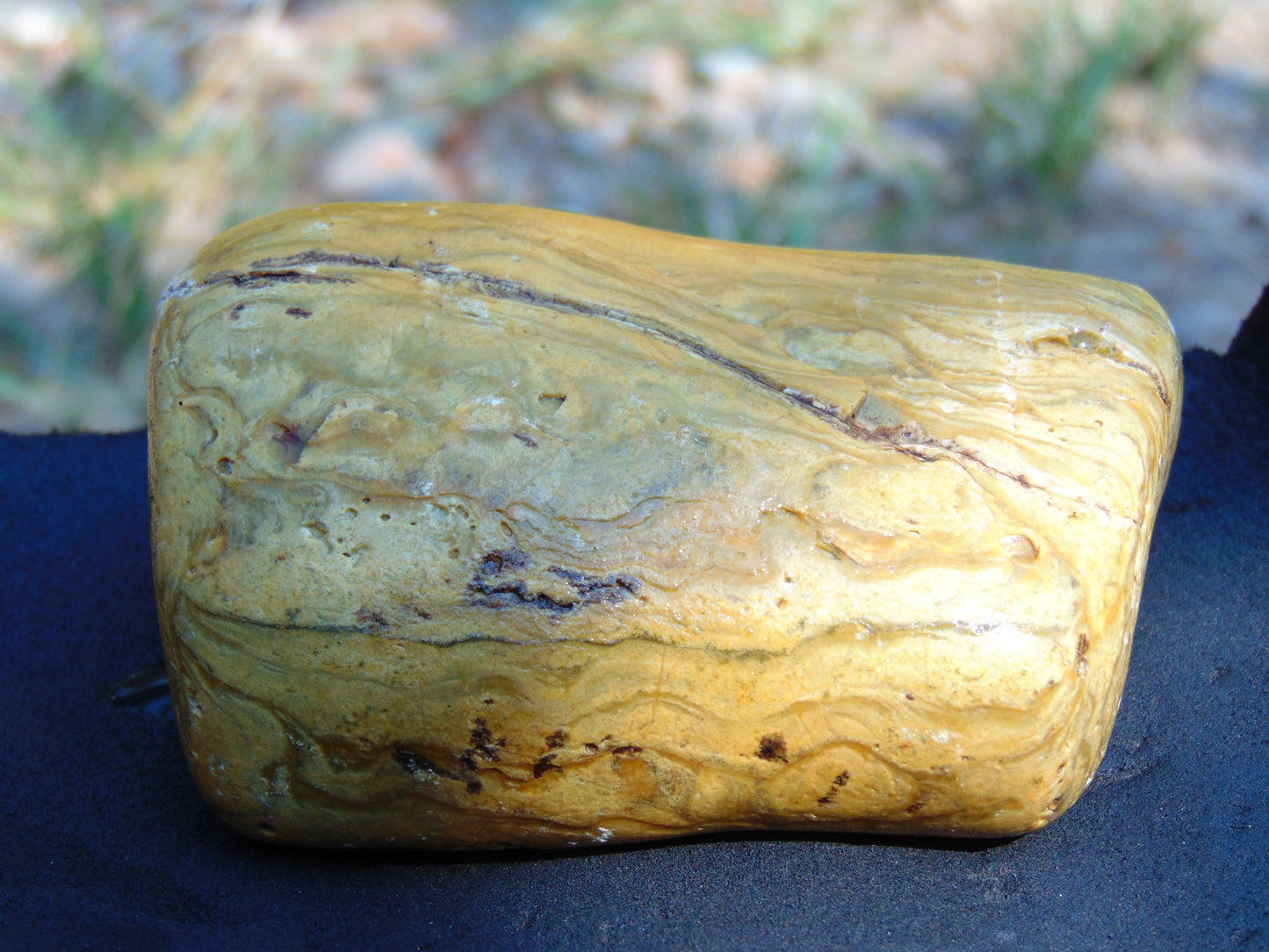 187 gram Polished Indonesia Yellow Aromatic Amber for Healing AY26M149