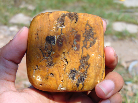116 gram Polished Indonesia Yellow Aromatic Amber for Healing AY26M146
