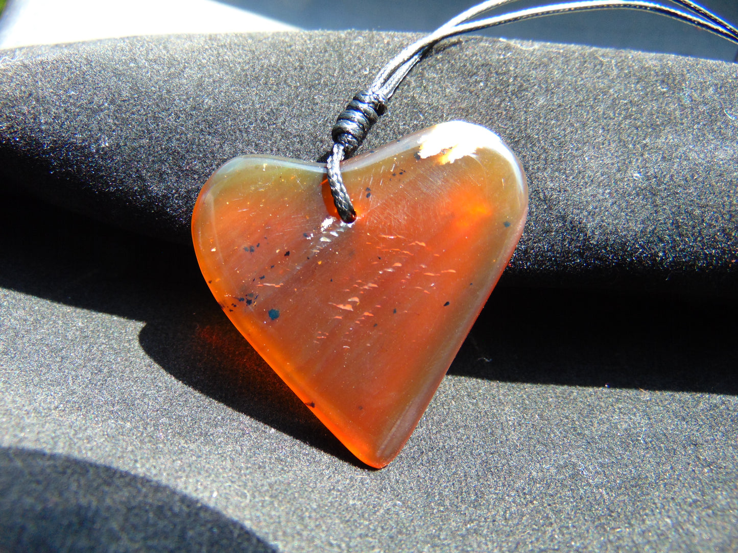 6 gr Heart Pendant Indonesian Amber for Healing 26Y128