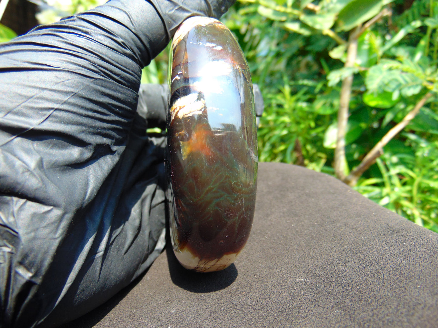 151 gram Round Flat 93x24 mm Indonesia Black White Amber for Healing ST58