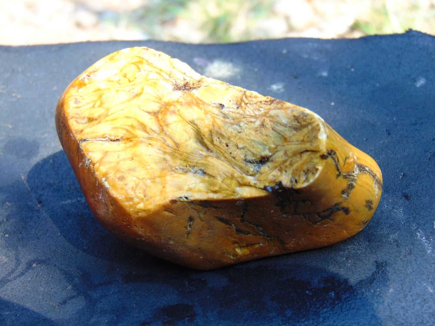 126 gram Polished Indonesia Yellow Aromatic Amber for Healing AY26M148