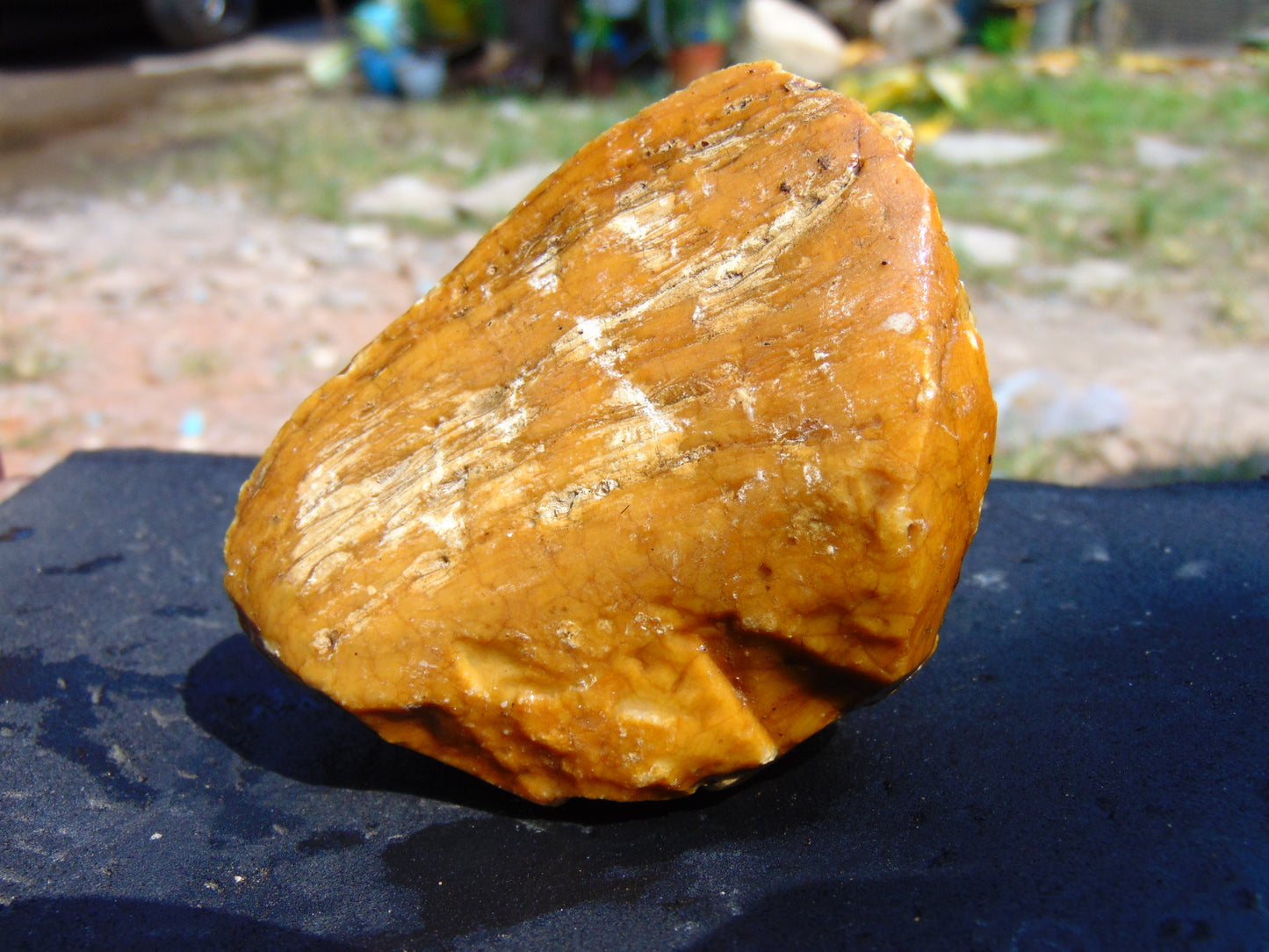 119 gram Polished Indonesia Yellow Aromatic Amber for Healing AY26M163