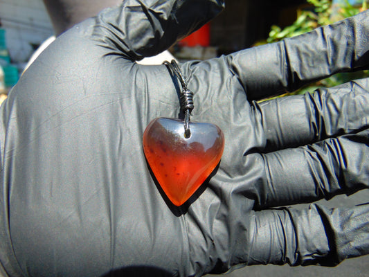 6 gr Heart Pendant Indonesian Red  Amber for Healing 25Y185