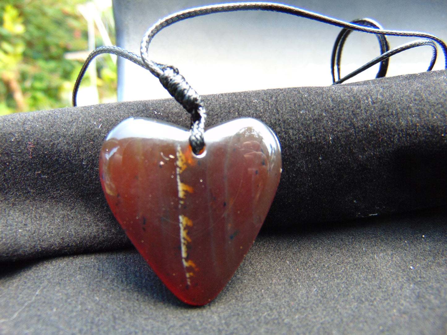 5 gr Heart Pendant Indonesian Red Amber for Healing 25N207