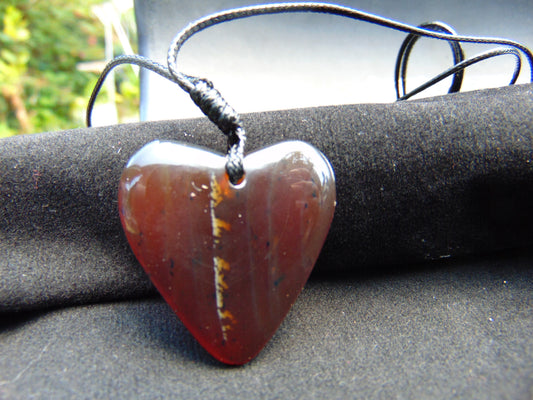5 gr Heart Pendant Indonesian Red Amber for Healing 25N207