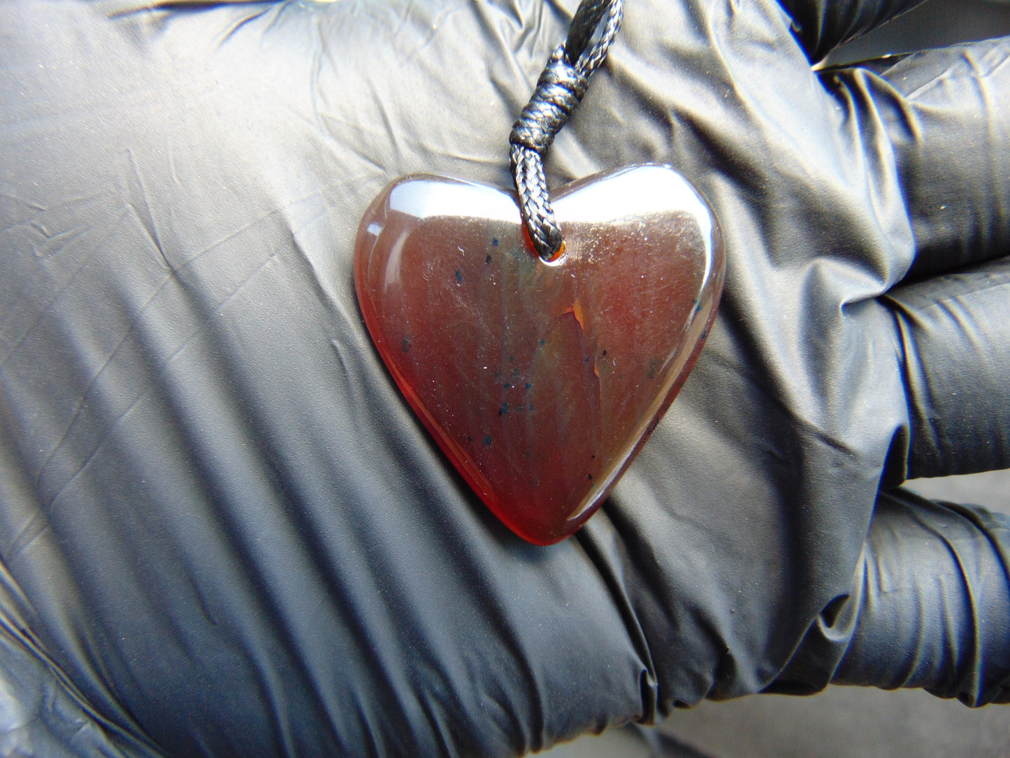 5 gr Heart Pendant Indonesian Red Amber for Healing 25N207