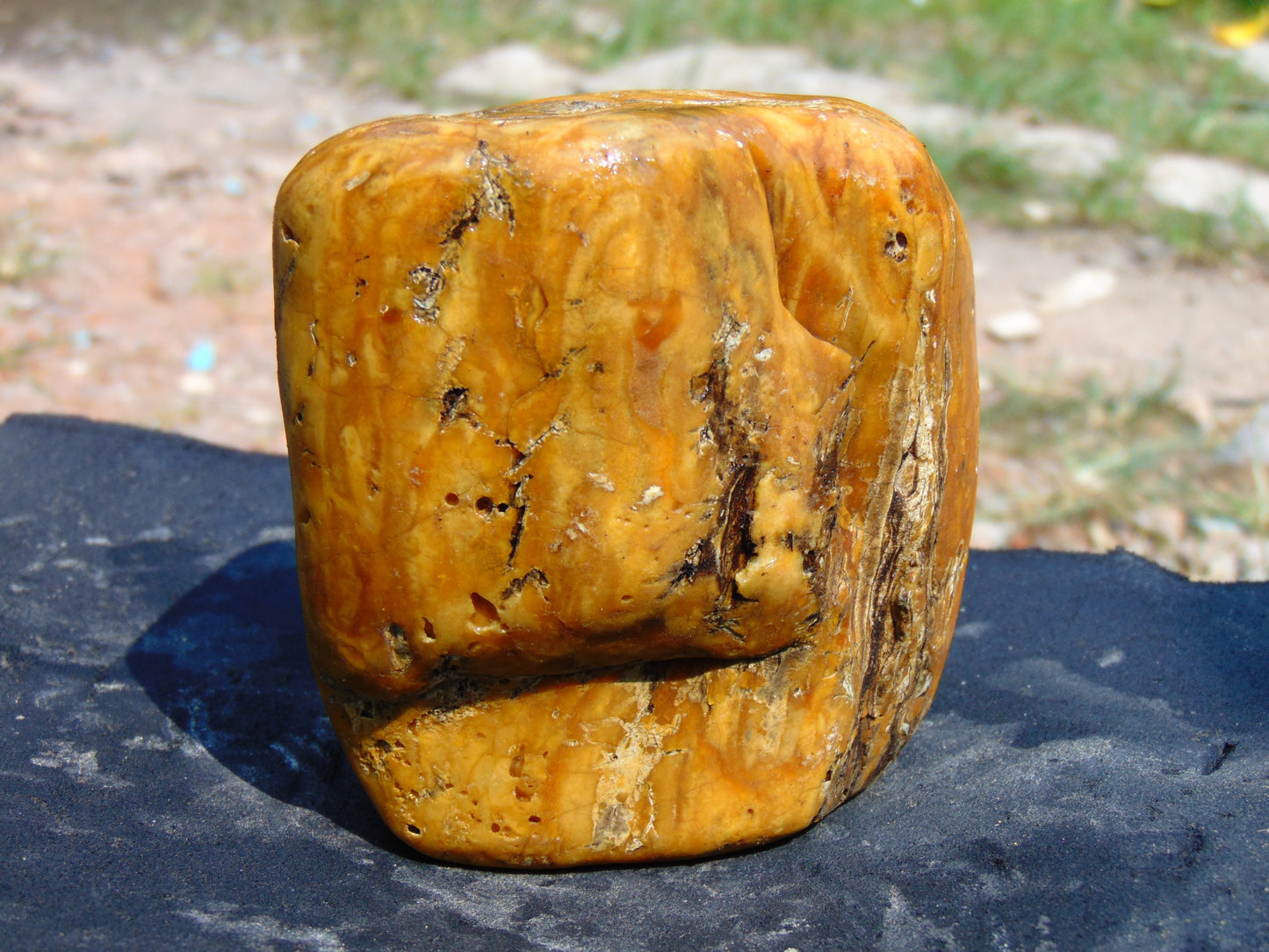 290 gram Polished Indonesia Yellow Aromatic Amber for Healing AY26M157