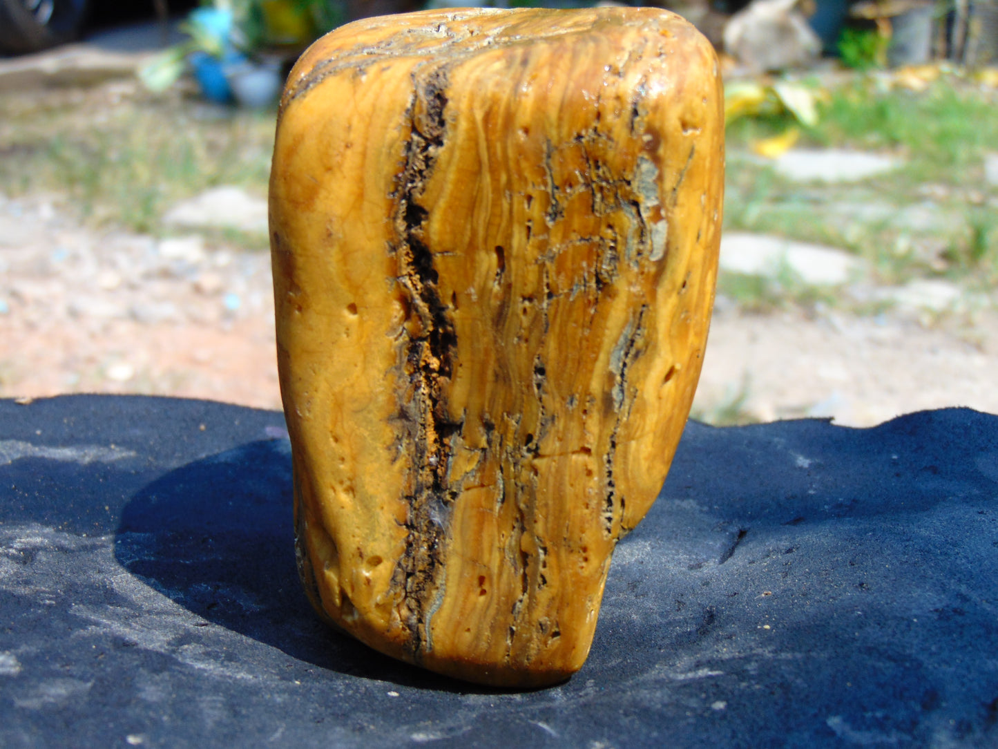 290 gram Polished Indonesia Yellow Aromatic Amber for Healing AY26M157