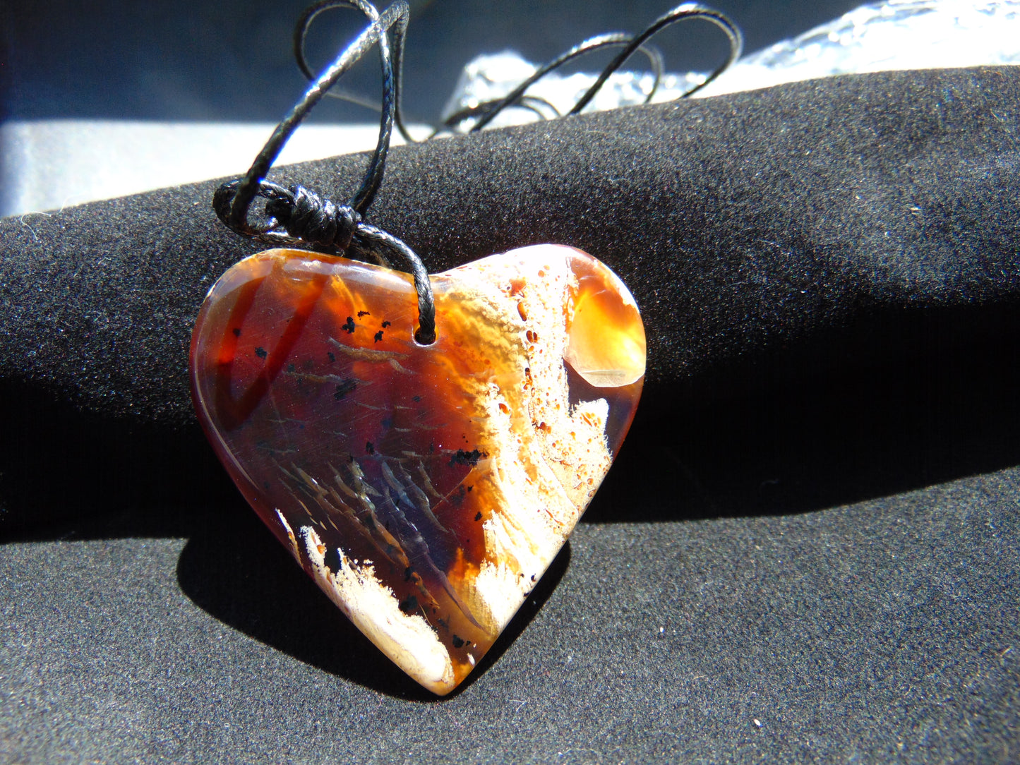 10 gr Heart Pendant Indonesian White Amber for Healing 25Y217