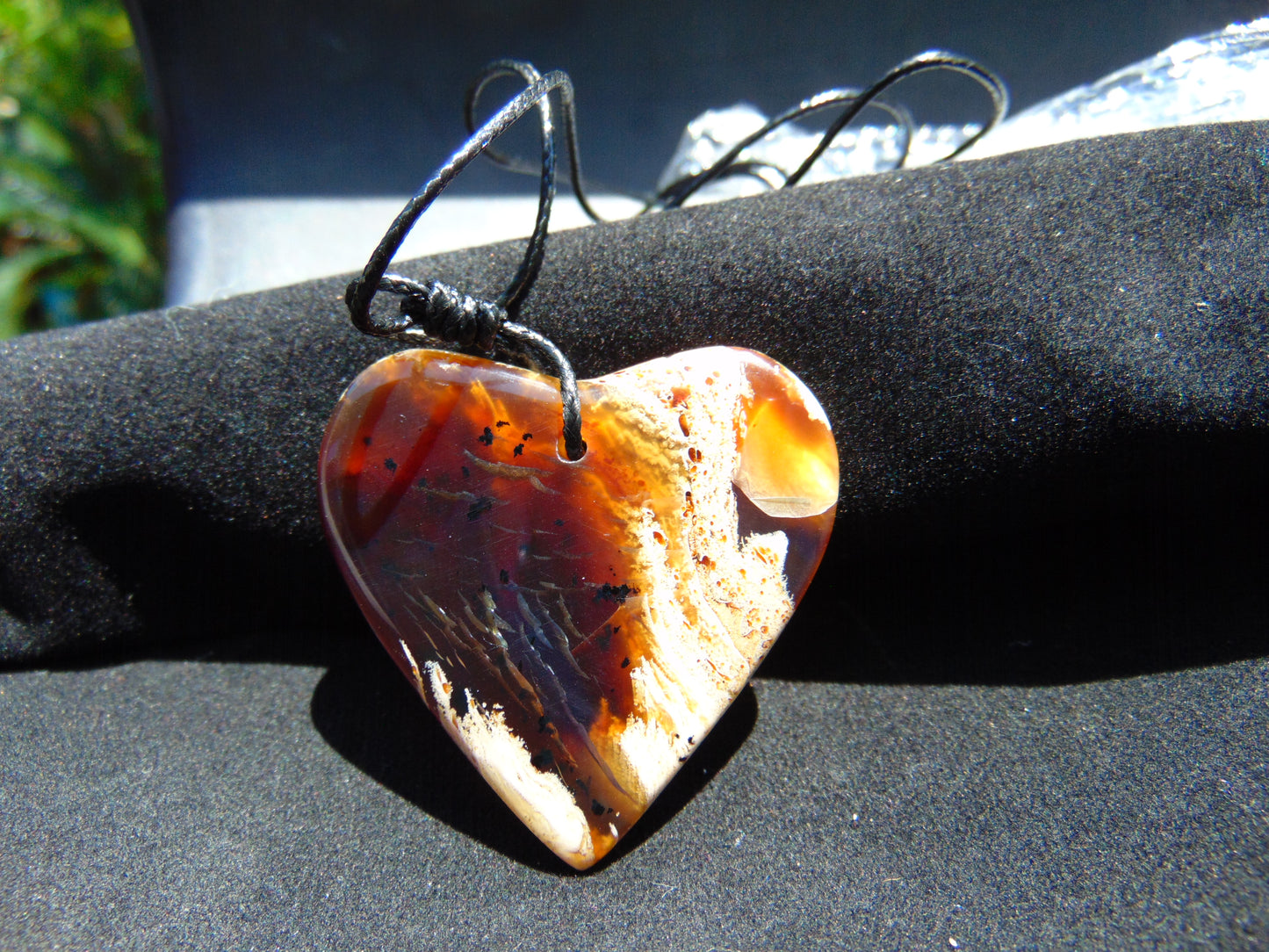 10 gr Heart Pendant Indonesian White Amber for Healing 25Y217