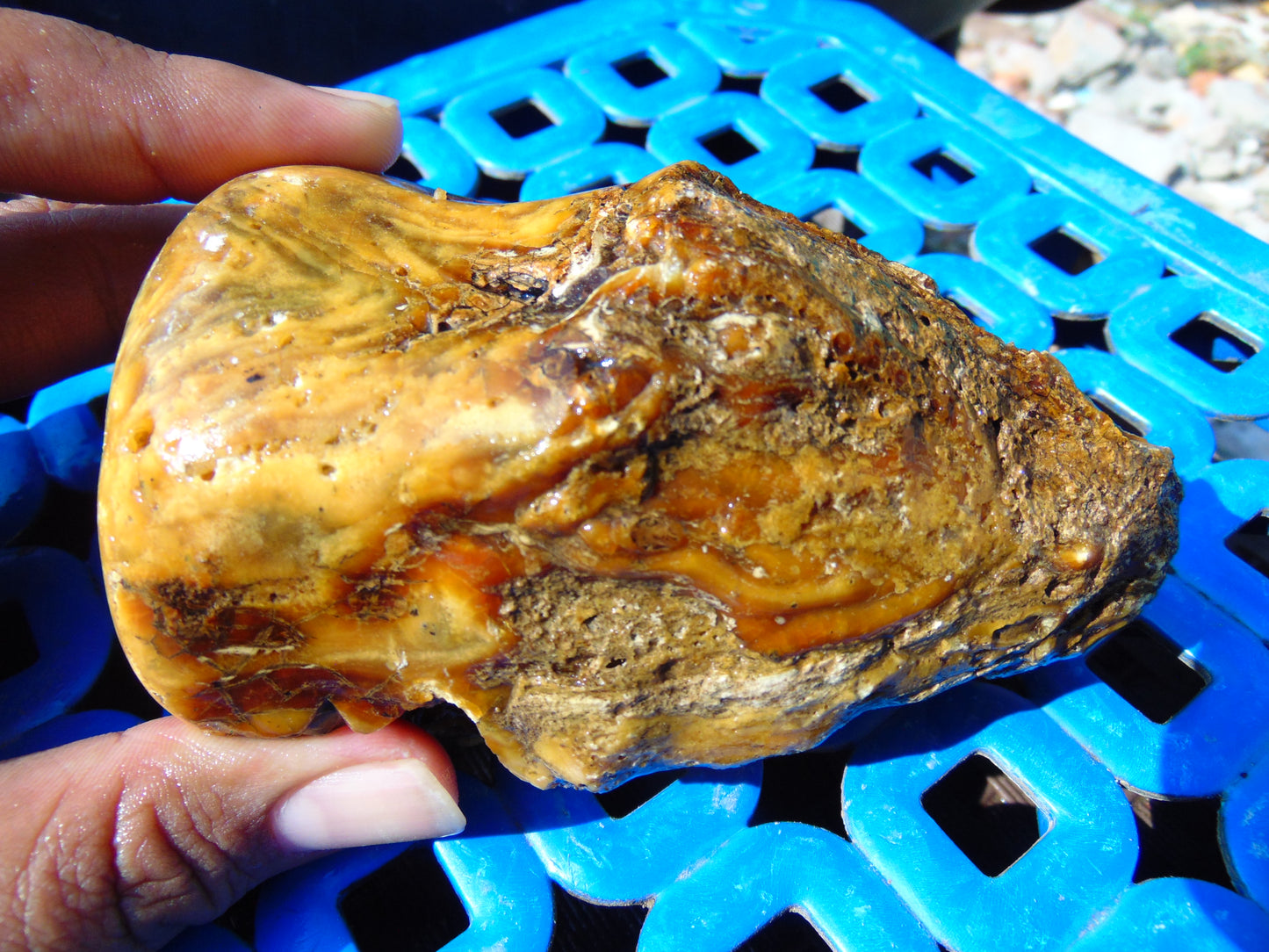 205 gram Polished Indonesia Yellow Aromatic Amber for Healing AY26M122