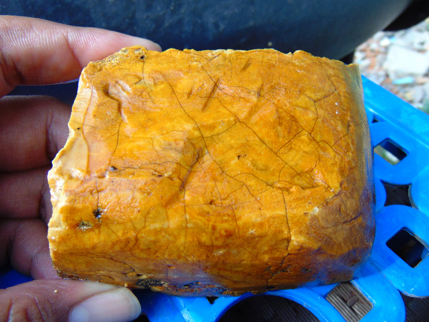 171 gram Polished Indonesia Yellow Aromatic Amber for Healing AY26M152