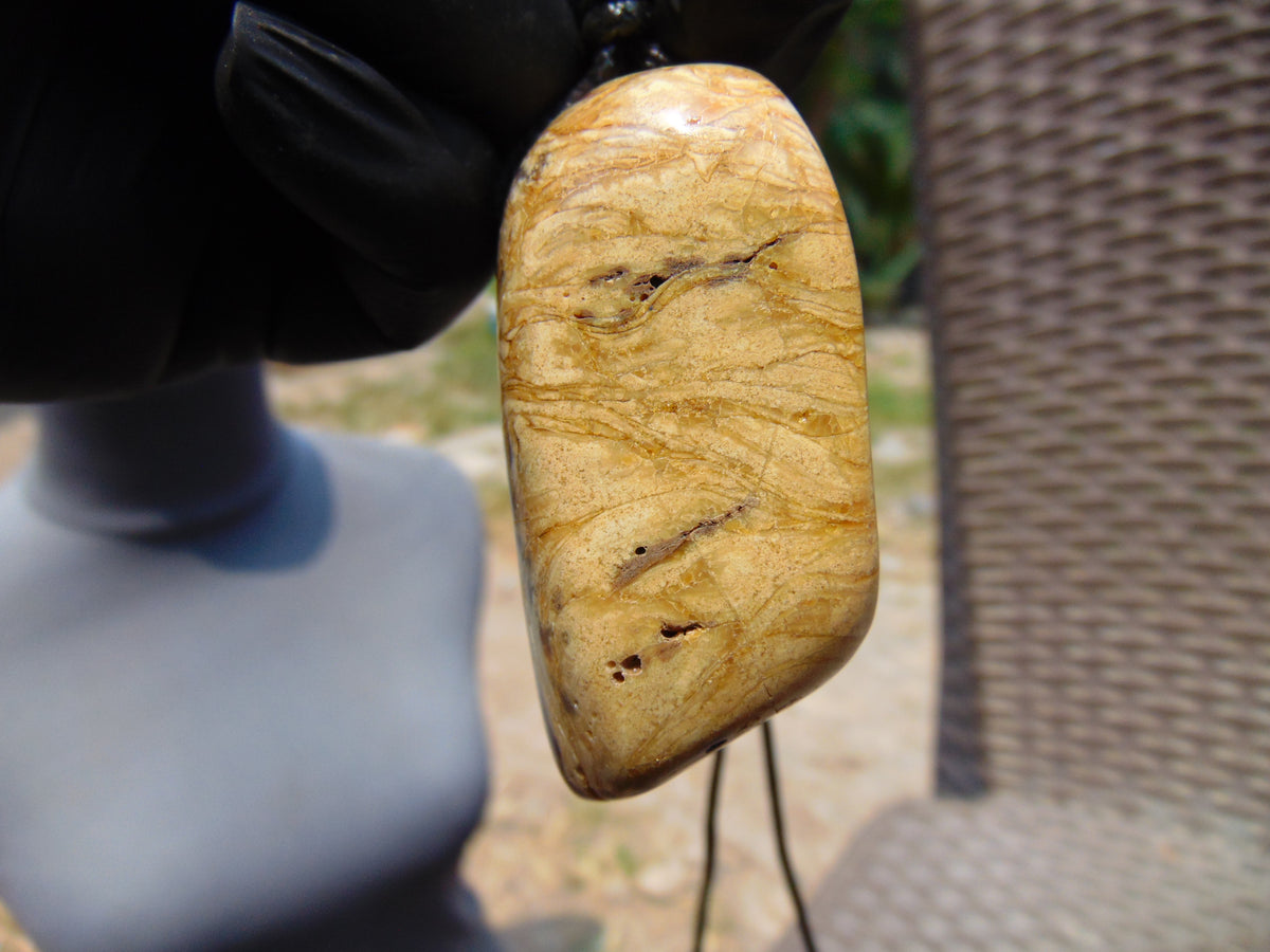 63 gr Genuine Natural Indonesian Yellow Cream Amber Big Pendant 26CPX13