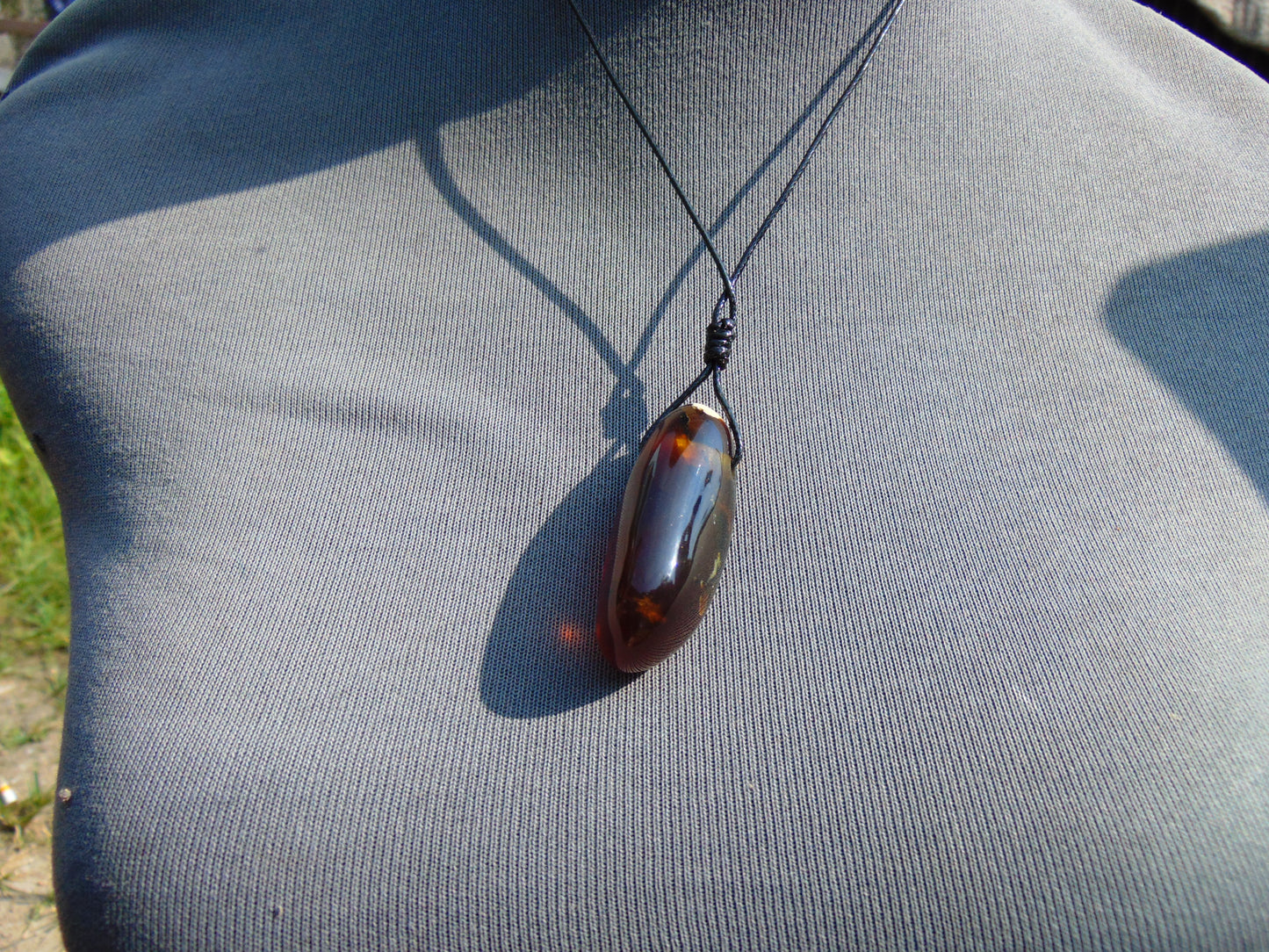 10 gram Pendant Indonesian Blue Red Amber for Healing pb143