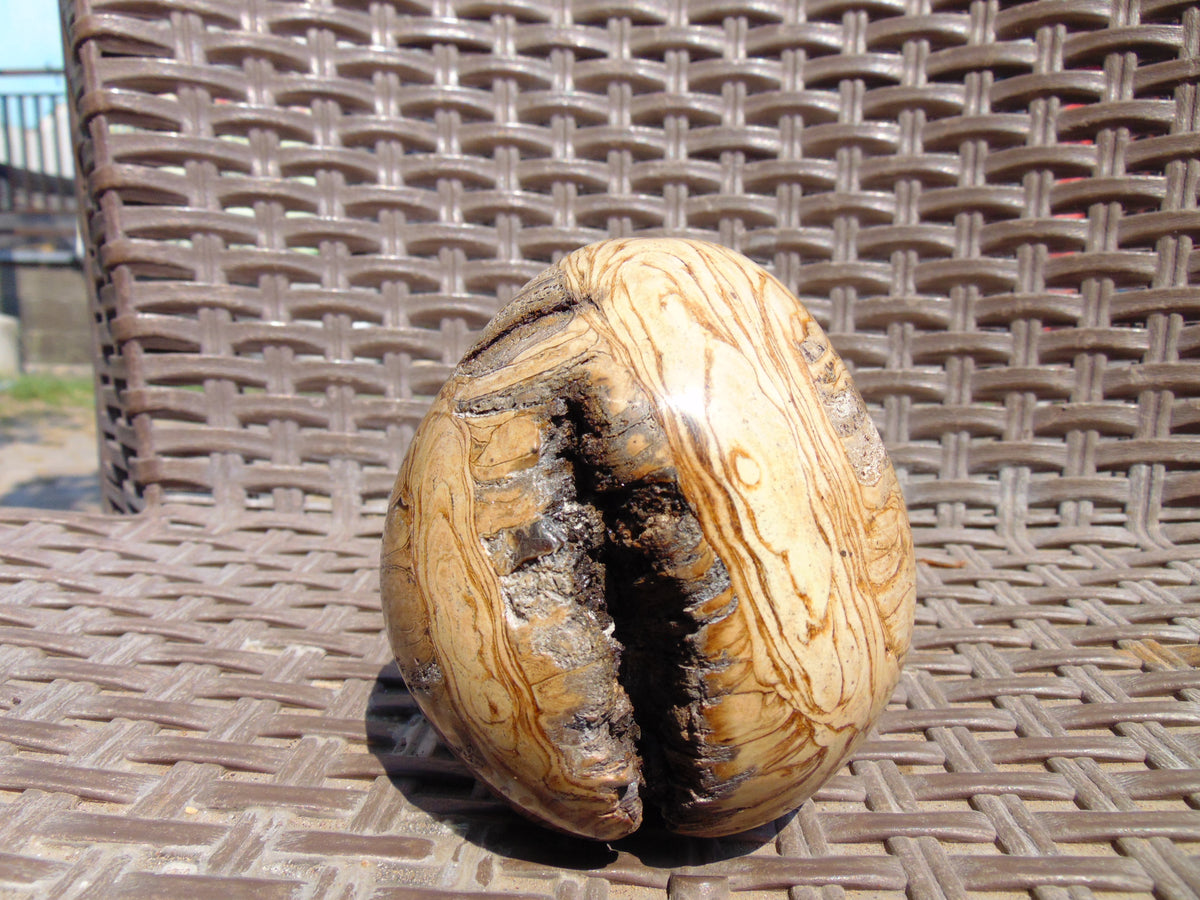 225 gr shaped Egg - 85x76 mm Indonesia Aromatic Perfumed Yellow Cream Amber , Natural Stone Egg, Unique Home & Altar Decor 26CTL6