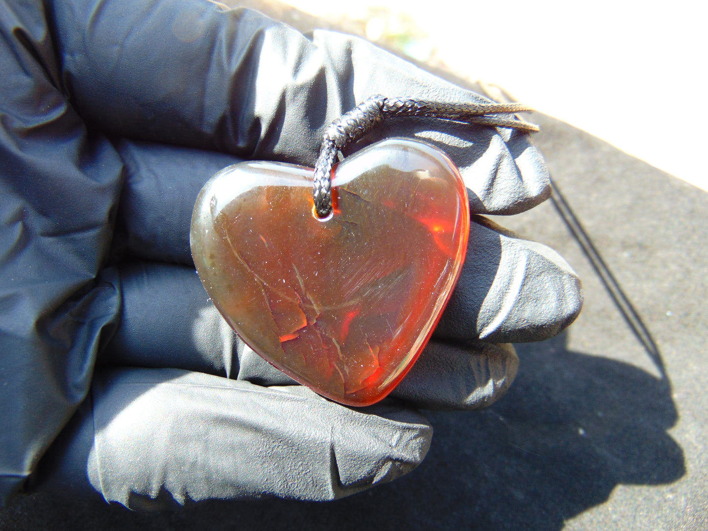 7 gr Heart Pendant Indonesian Crystal Red Amber for Healing 25N203