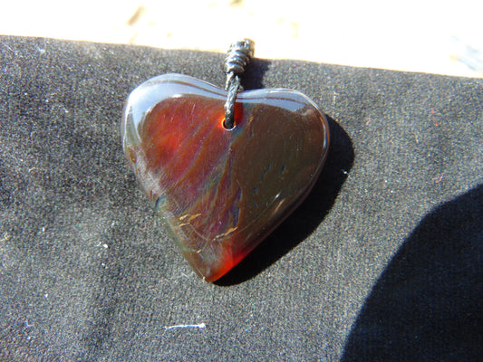 5 gr Heart Pendant Indonesian Amber for Healing 25Y220