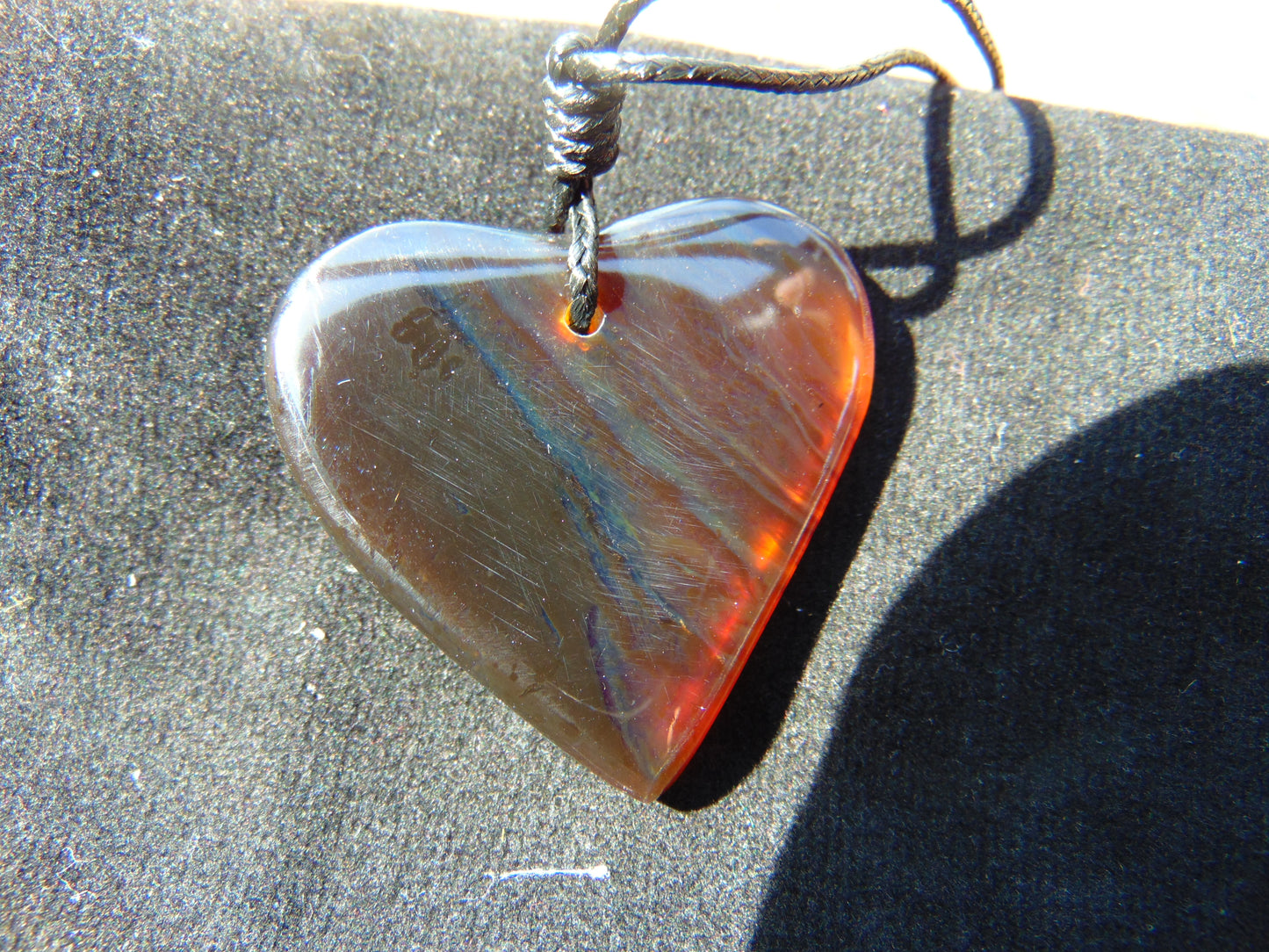 5 gr Heart Pendant Indonesian Amber for Healing 25Y220