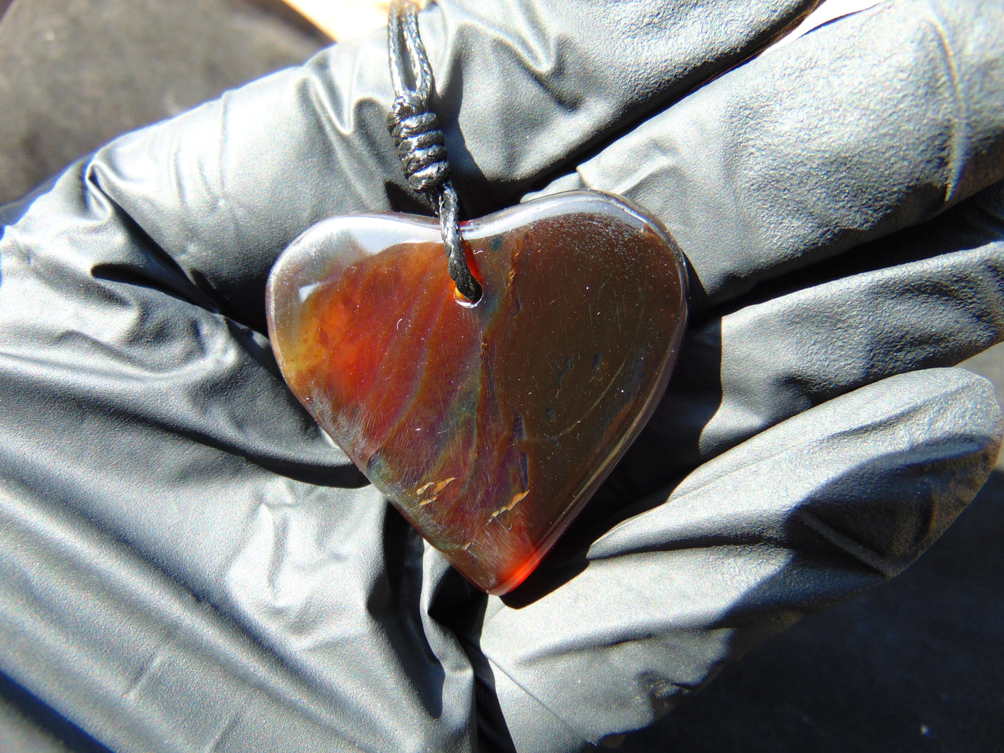 5 gr Heart Pendant Indonesian Amber for Healing 25Y220