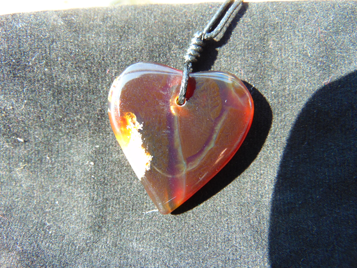 6 gr Heart Pendant Indonesian Amber for Healing 25Y211